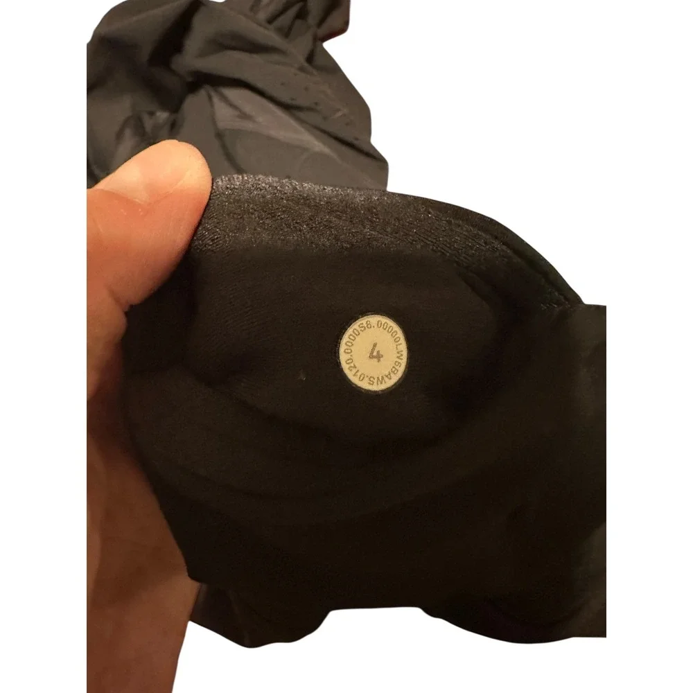 Lululemon Black Workout Leggings‎ Size 4 Activewear Athleisure Perforated